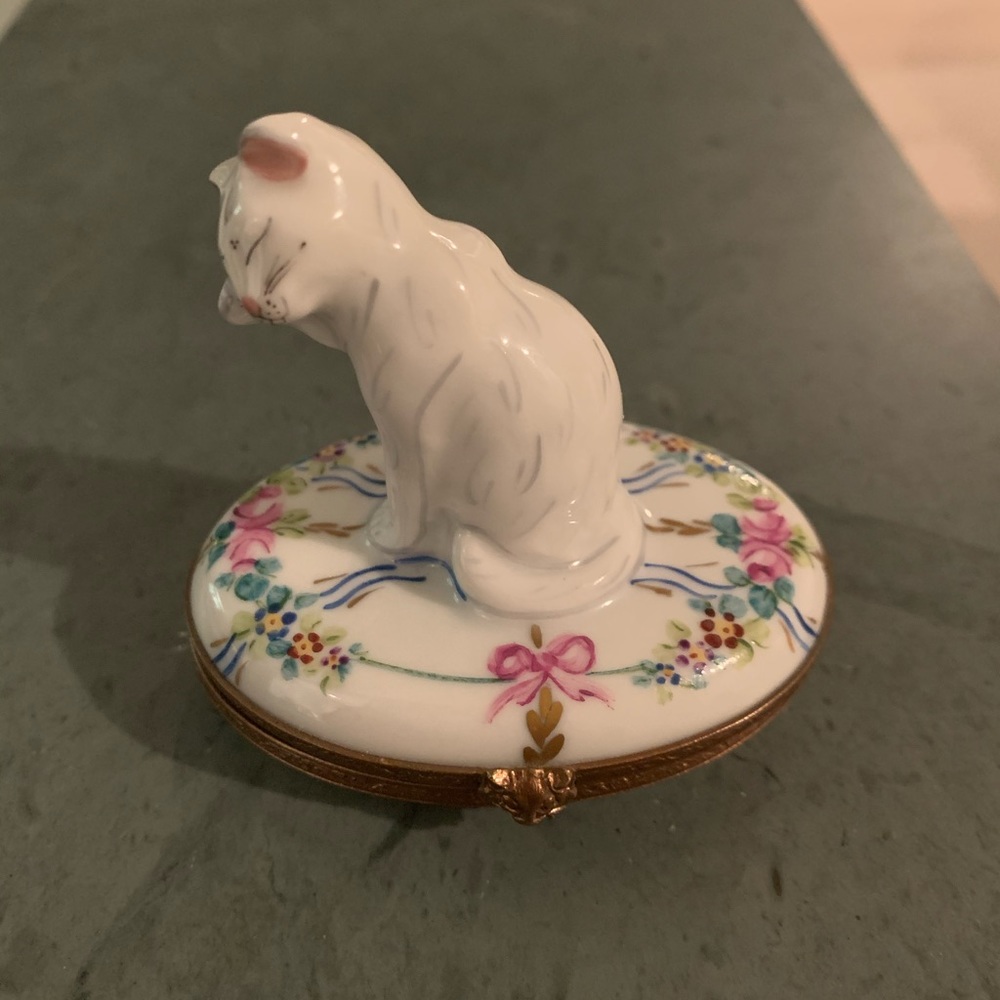 Limoges Vintage Porcelain Cat Kitten Trinket Box